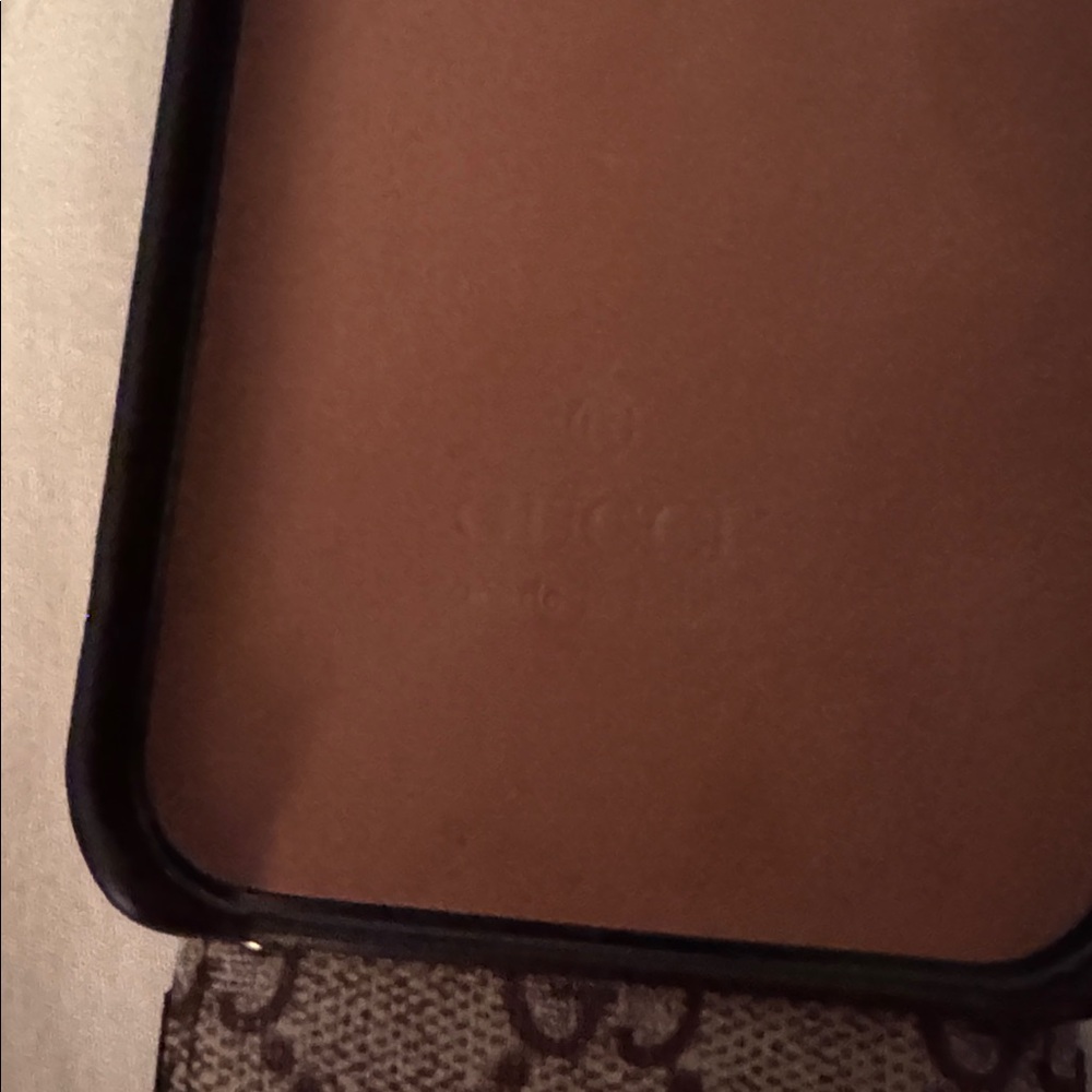 Signature Brown and Gray Phone Case can’t validate authenticity. Fits phone 12 - Picture 6 of 6
